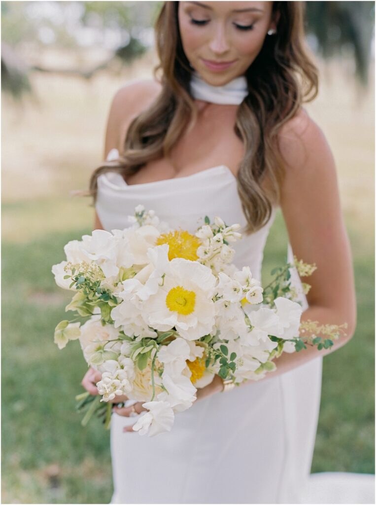 white bridal bouquet with poppies at a jekyll island wedding